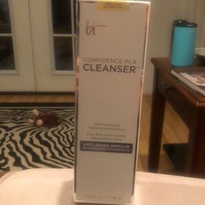 It cosmetics confidence in a cleanser 5 ounces